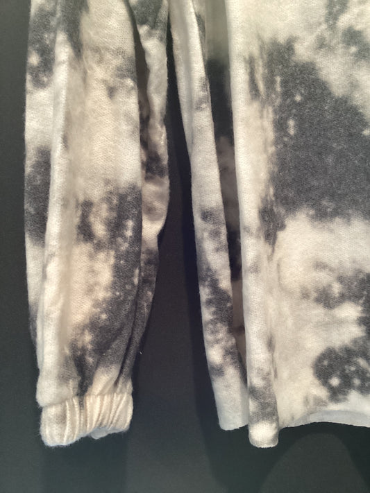 Black tie-dye top