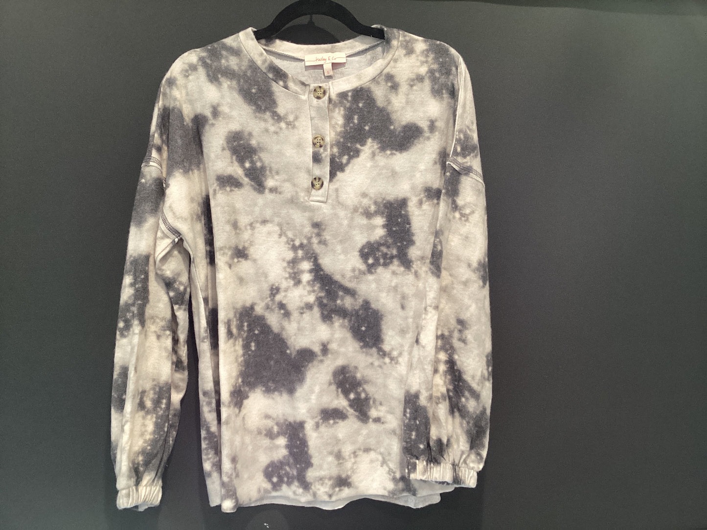 Black tie-dye top